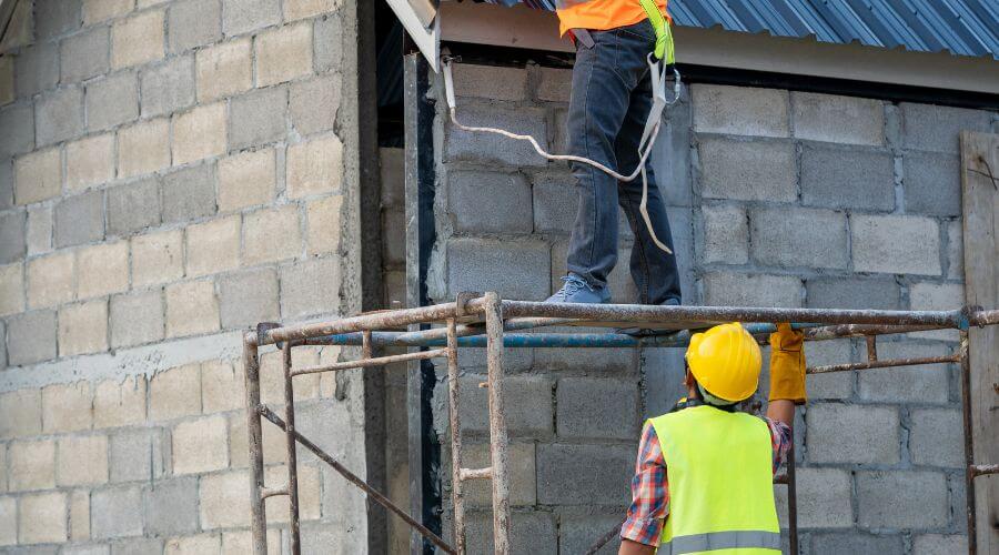 Professional gutter cleaning in Salton City, CA